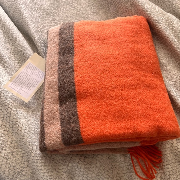 Alicia Adams Canyon Throw Blanket - Picture 3 of 3